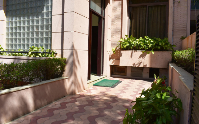 1 Bhk Serviced Apartment Near Fortis Hospital
