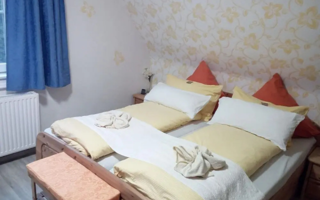 Haus am Hüttenteich, Ferienwohnung Reitzig - Klassisch im Obergeschoss