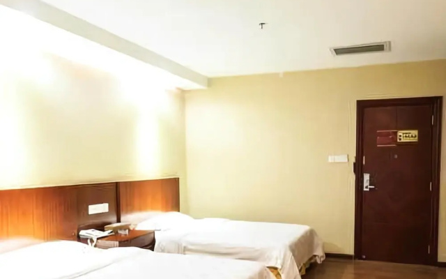 Yangjiang Poli Holiday Hotel (Jiangcheng Yueyun Bus Terminal)