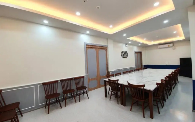 USABAI Riverside Boutique Hotel