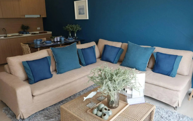 Baan Thew Talay Blue Sapphire