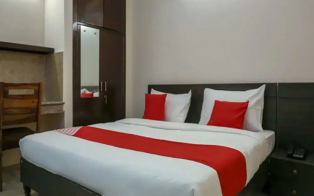 OYO Flagship 17382 AV Residency