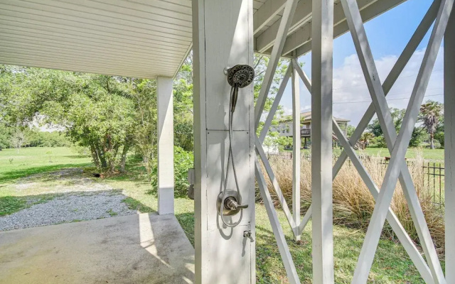Waveland Vacation Rental - Walk to the Beach!
