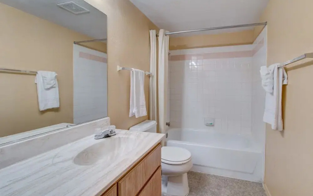 Emerald Suites
