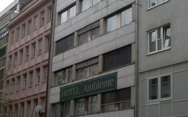 Отель Ambiente Garni Германия, Мюнхен - 1 отзыв об отеле, цены и фото номеров - забронировать отель Ambiente Garni онлайн вид на фасад