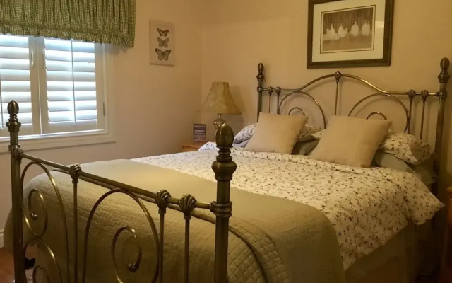 The Muskoka Rose Guest House & Retreat