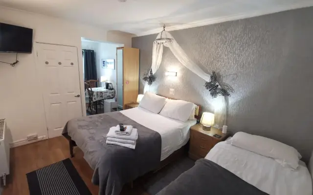Aquarius B&B