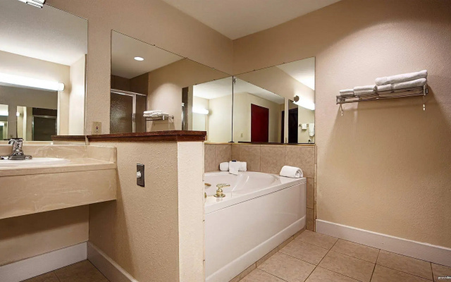 Best Western Precious Moments Hotel