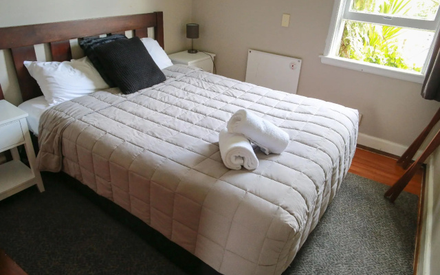 Snowy Waters Lodge & Tours