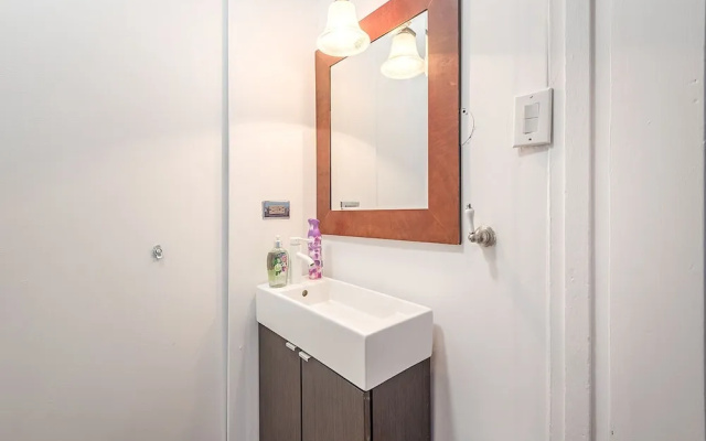 Beautiful 6BR Apt Near Olympic Stadium