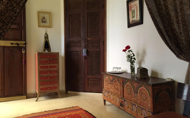 Riad Laora