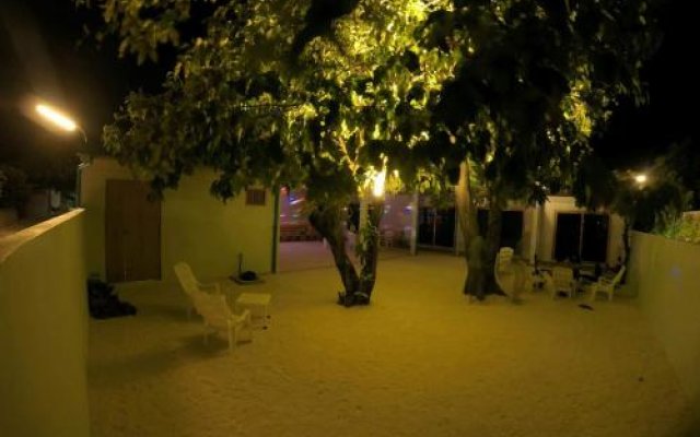 Crystal Dhiffushi Guest House in Dhiffushi, Maldives from 74$, photos, reviews - zenhotels.com hotel front