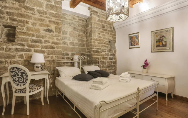 Pontevecchio Stylish Apartment in Florence