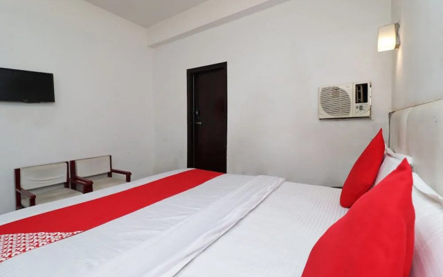 OYO 28240 Hotel D' Seasons