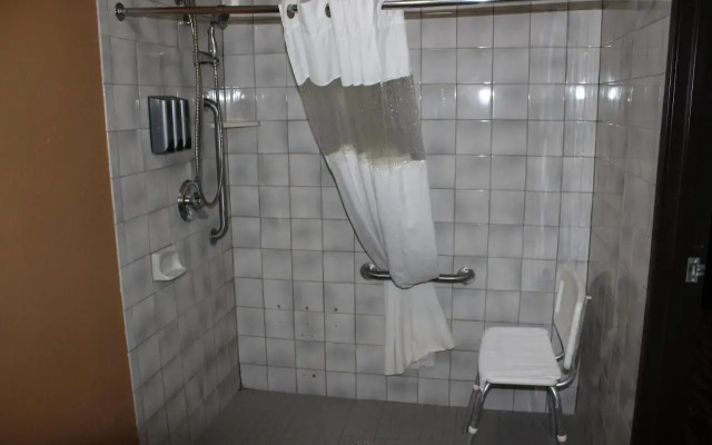 Select Inn Maple Grove