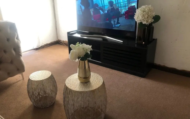 Inviting 3-bed Apartment in Edenvale