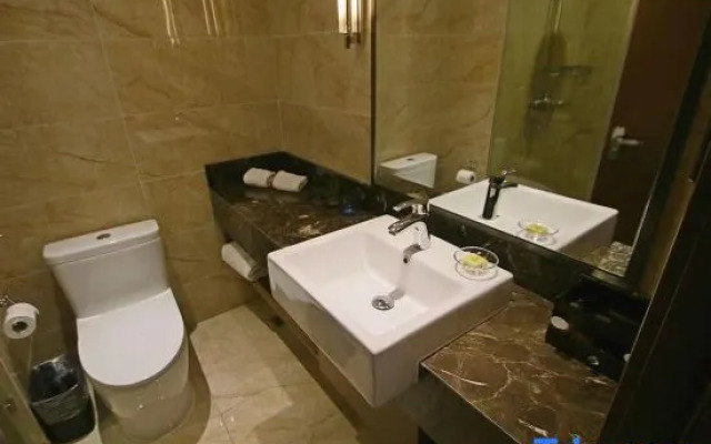 Shanghai Heyi Hotel (Shanghai Hongqiao Qilin Road Subway Station)