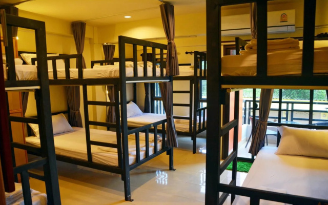 Chang Hostel