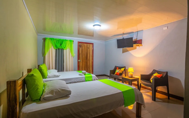 Rio Celeste Springs Blue Lodge