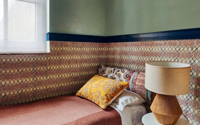 Stylish Portobello Road 2 Bedroom Easy Access