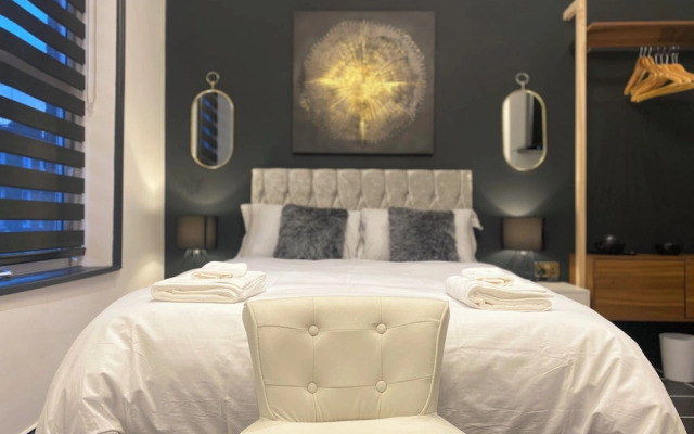 BPR Private Hot-tubs and rooms