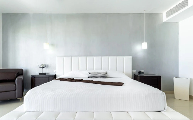 Casa Miramar 2 Bedroom Condo by Redawning