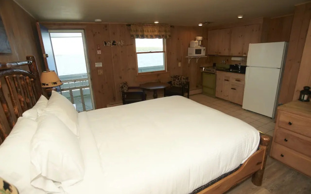 Belknap Point Inn
