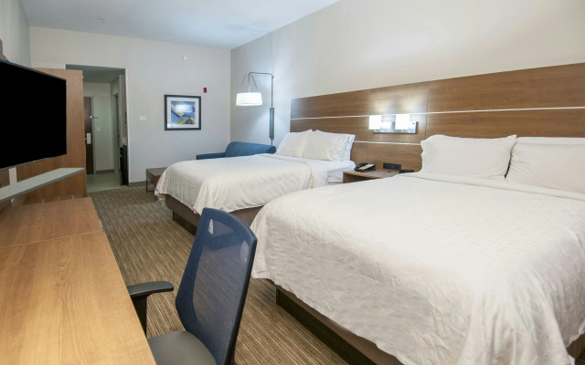 Holiday Inn Express & Suites Ocean Springs by IHG