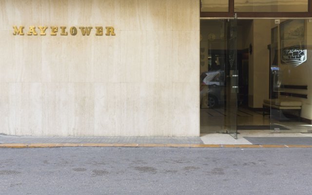 Отель Mayflower Hotel Ливан, Бейрут - 2 отзыва об отеле, цены и фото номеров - забронировать отель Mayflower Hotel онлайн вид на фасад