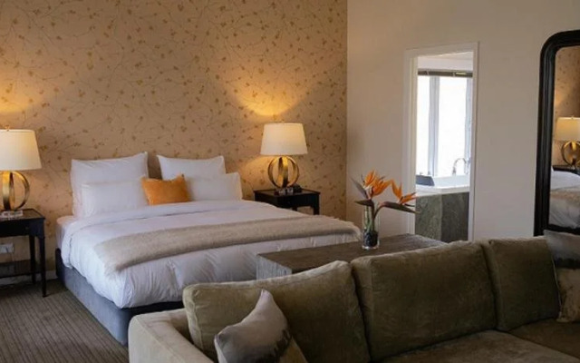 Woodhouse Mountain Lodge