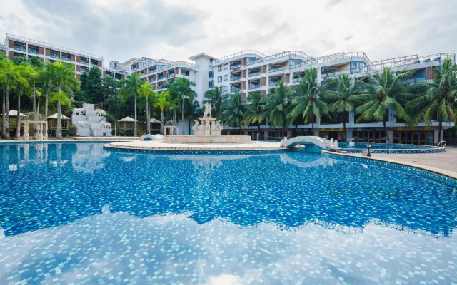 Xinglong Old Banyan Hotel