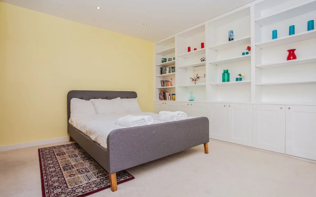 Spacious Quiet Mews House Near Angel