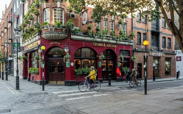 Red Lion Square by Onefinestay