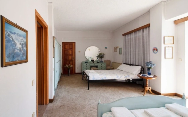 Private comfortable room for 4