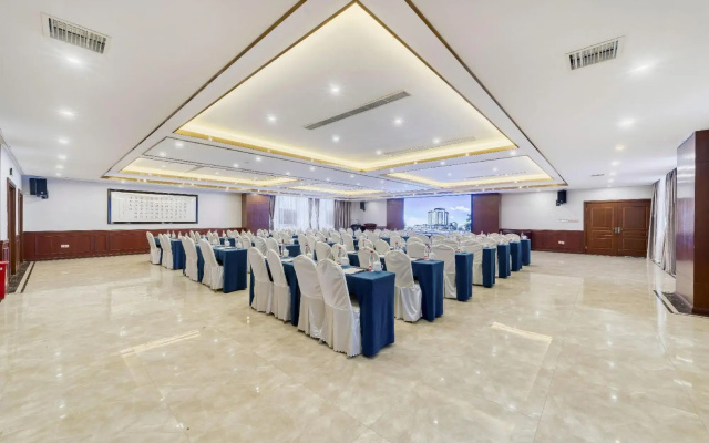 Meishan Huangming Hotel (Sansuxuan Branch)