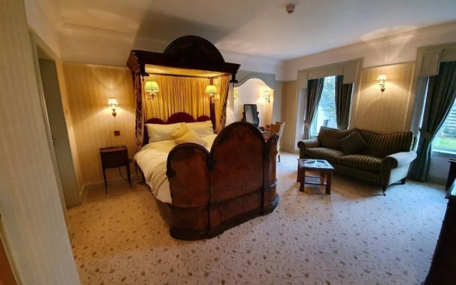 Lynnfield Hotel