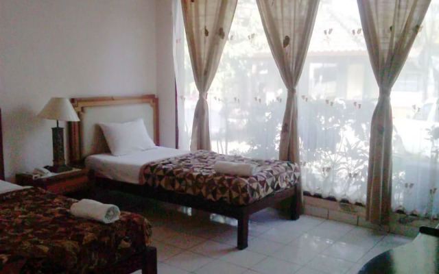 Cempaka Lovina Hotel