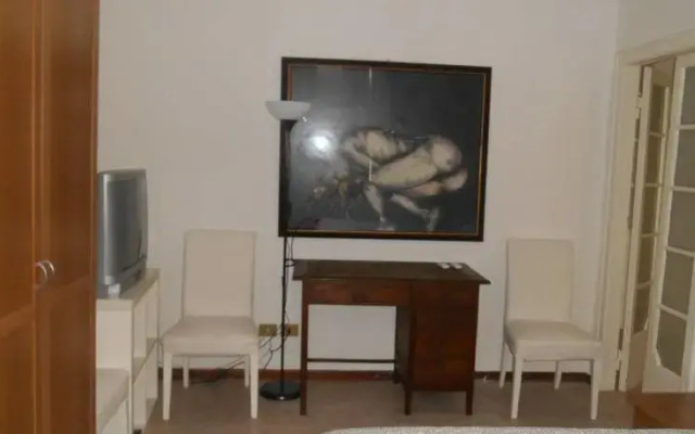 Monti V. House