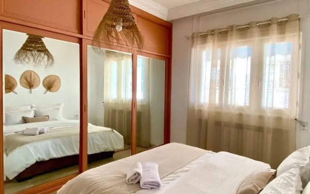 Charming Apartment With Panoramic Views in Historic Carthage