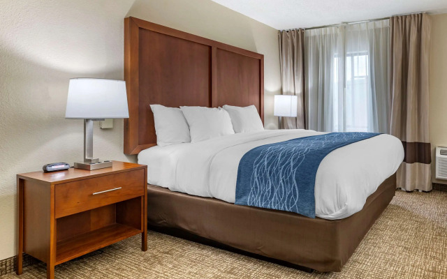 Comfort Inn & Suites Spring Lake - Fayetteville near Fort Bragg
