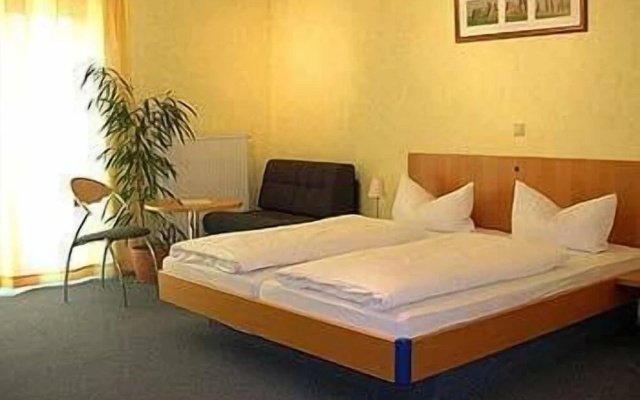 Hotel & Gästehaus Im Ziegelweg garni