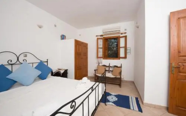 Hermes Apartment