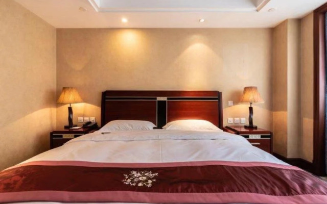 Golden Ocean Hotel