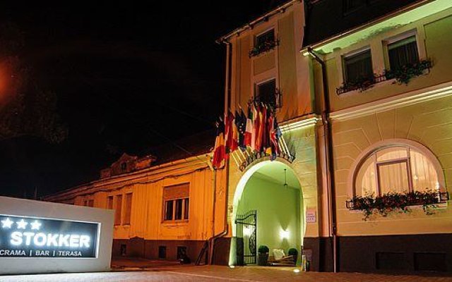 Отель Stokker Румыния, Орадя - отзывы, цены и фото номеров - забронировать отель Stokker онлайн вид на фасад