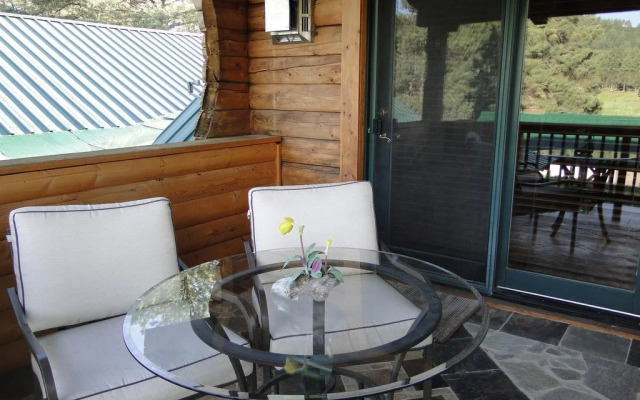 Elkwood Manor Luxury Bed & Breakfast