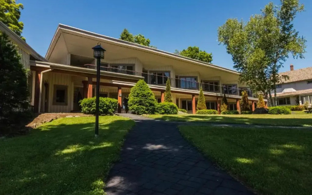 The Winwood Condominiums