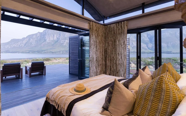 Perivoli Lagoon House