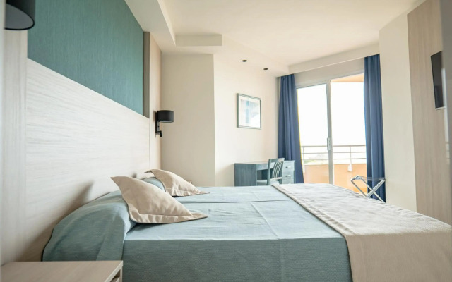 Dunes Platja Aparthotel