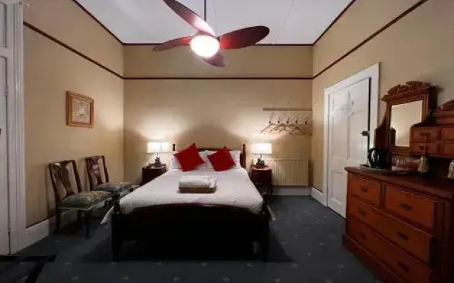 Quality Inn St. Mounts