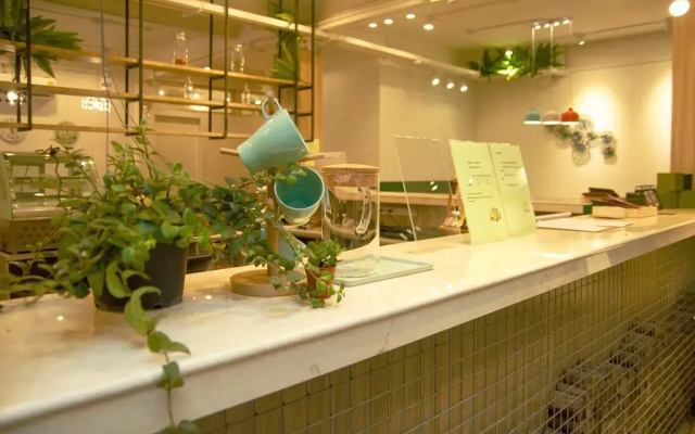 Folk Poshtel Asok